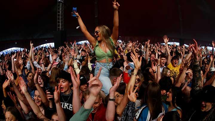 Rayakan Musik di Panggung Dunia Festival Internasional Paling Ikonik
